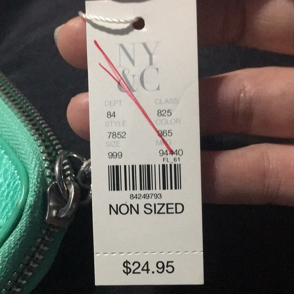 NY&Co Wristlet - Picture 4 of 5